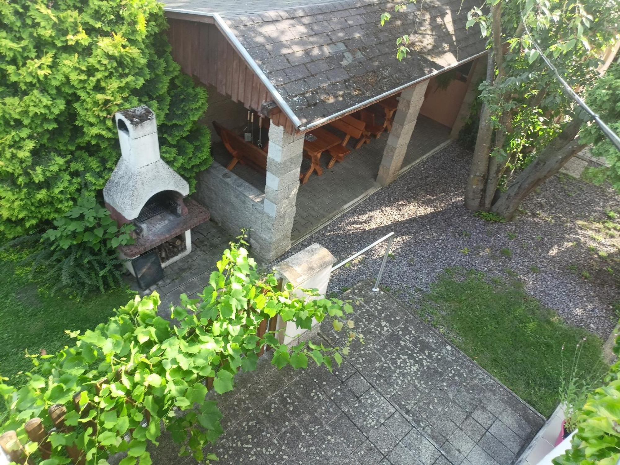 Dom V Zahrade Hotel Bellegszencse Kültér fotó