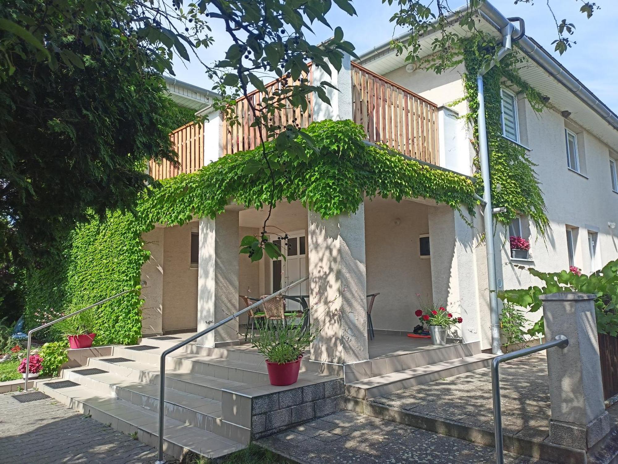 Dom V Zahrade Hotel Bellegszencse Kültér fotó