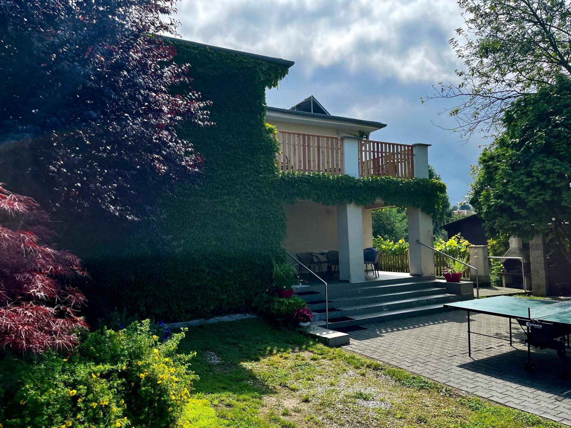 Dom V Zahrade Hotel Bellegszencse Kültér fotó